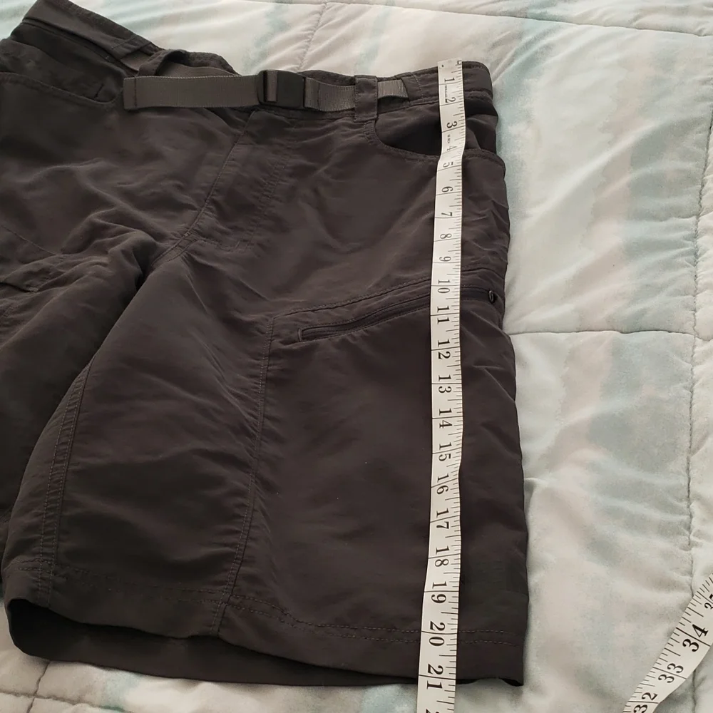 The North Face Shorts Size M